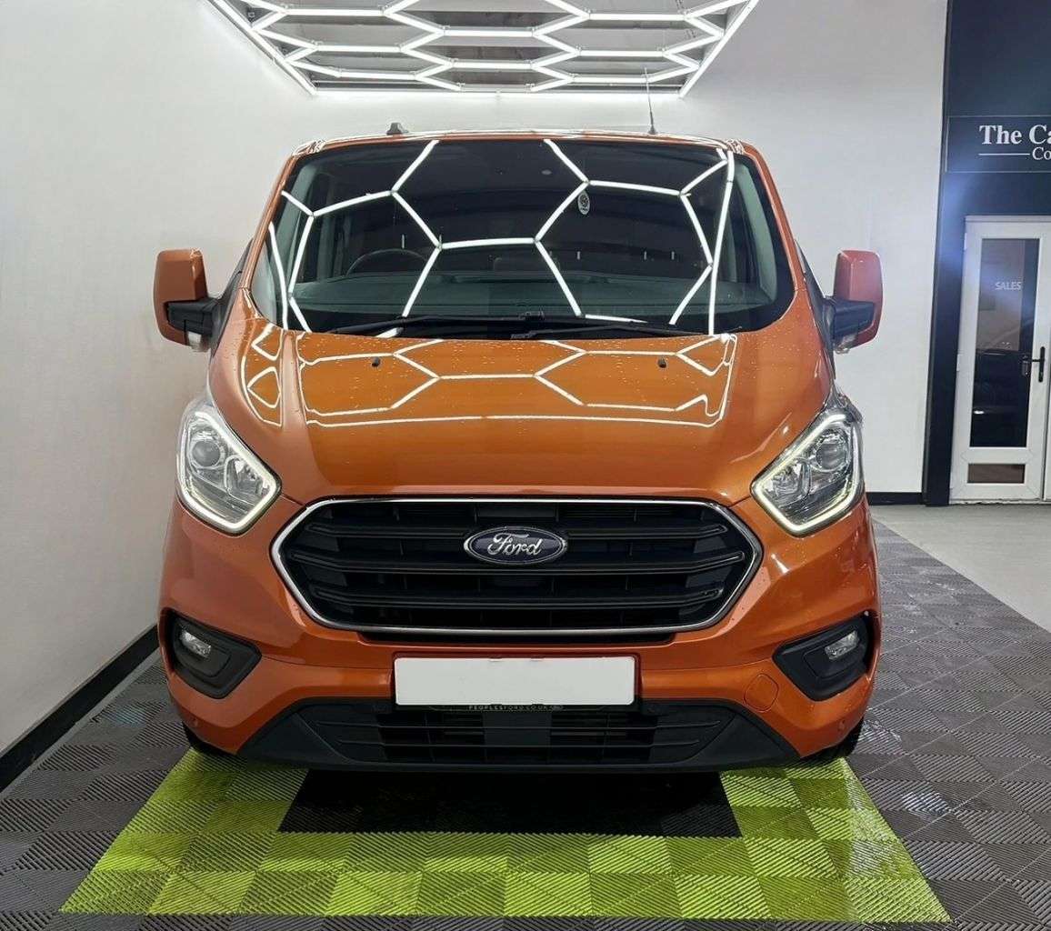 A 2021 FORD TRANSIT CUSTOM 2.0 320 EcoBlue Limited Crew Van Double Cab 5dr Diesel Manual L2 H1 Euro 6 A 2021 FORD TRANSIT CUSTOM 2.0 320 EcoBlue Limited Crew Van Double Cab 5dr Diesel Manual L2 H1 Euro 6