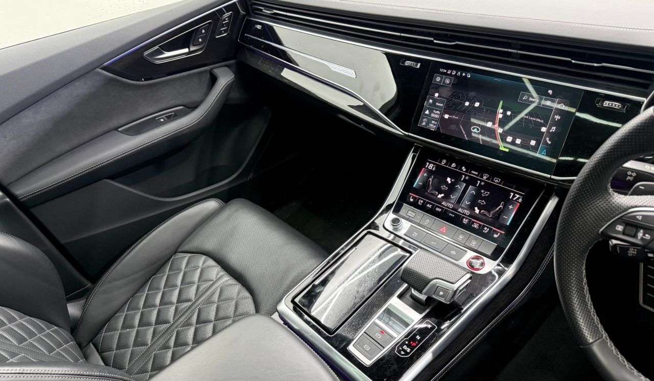 2023 AUDI SQ7 2023 AUDI SQ7