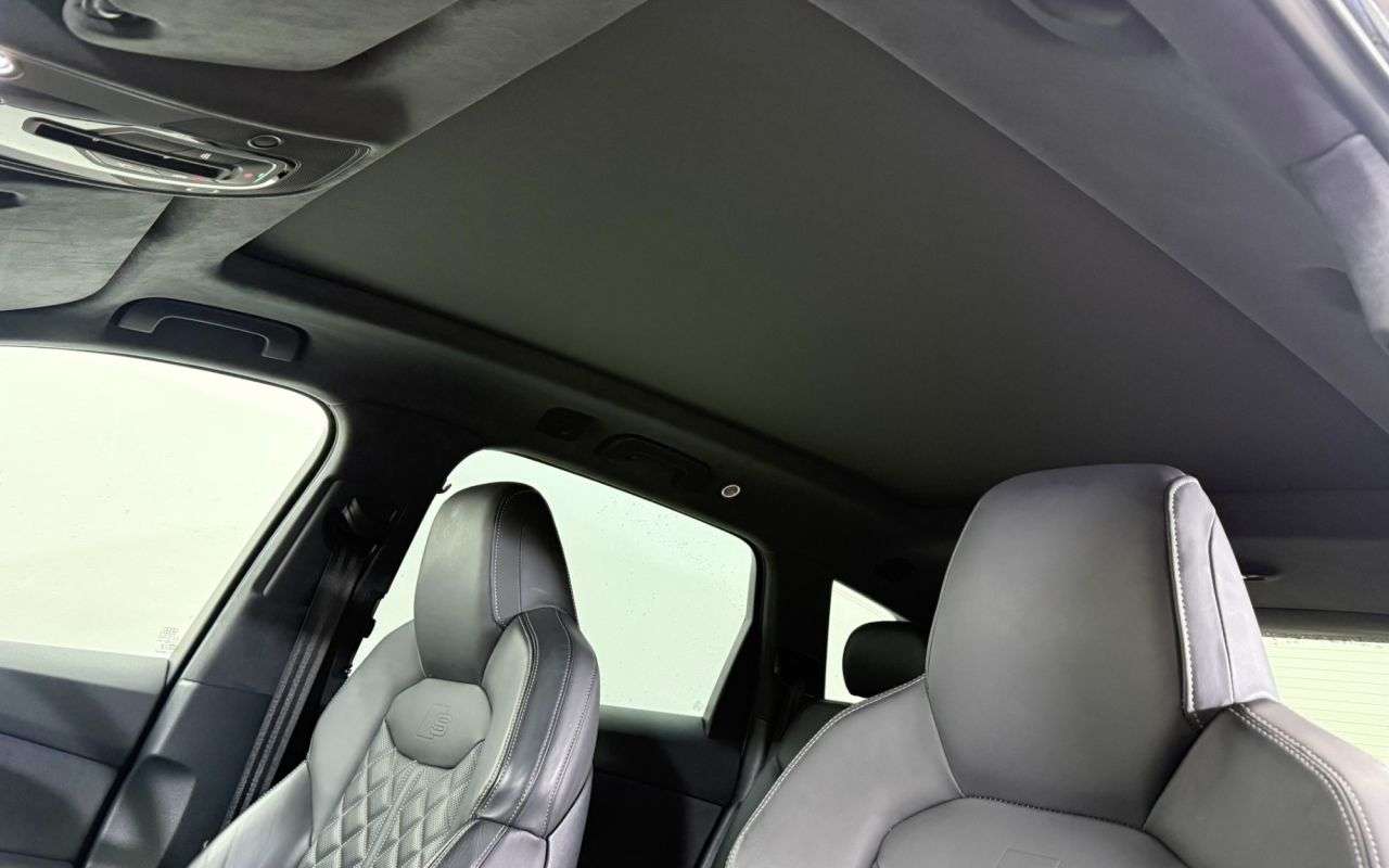 2023 AUDI SQ7 2023 AUDI SQ7