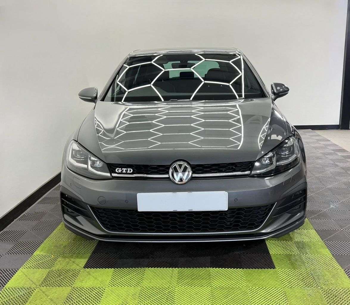 A 2017 VOLKSWAGEN GOLF 2.0 TDI BlueMotion Tech GTD Hatchback 5dr Diesel DSG Euro 6 (s/s) (184 ps) A 2017 VOLKSWAGEN GOLF 2.0 TDI BlueMotion Tech GTD Hatchback 5dr Diesel DSG Euro 6 (s/s) (184 ps)