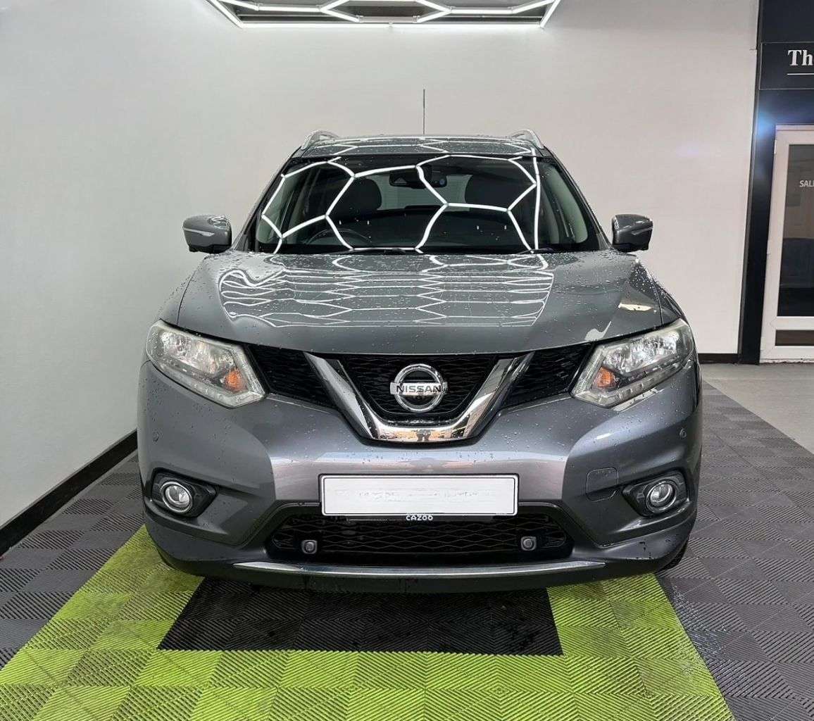 A 2017 NISSAN X-TRAIL N-VISION DCI A 2017 NISSAN X-TRAIL N-VISION DCI