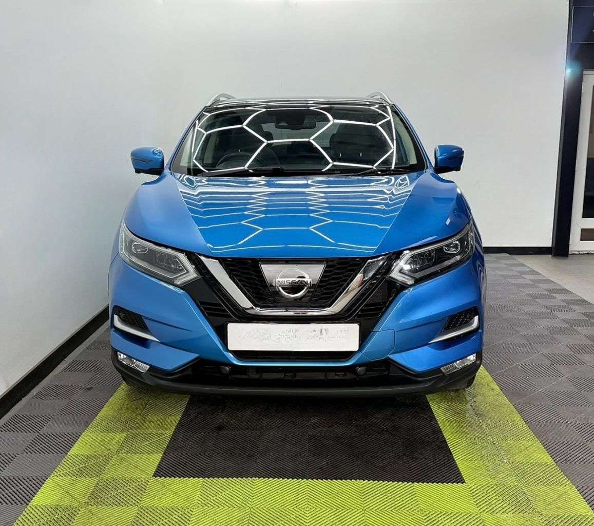 A 2017 NISSAN QASHQAI 1.6 dCi Tekna SUV 5dr Diesel Manual Euro 6 (s/s) (130 ps) A 2017 NISSAN QASHQAI 1.6 dCi Tekna SUV 5dr Diesel Manual Euro 6 (s/s) (130 ps)