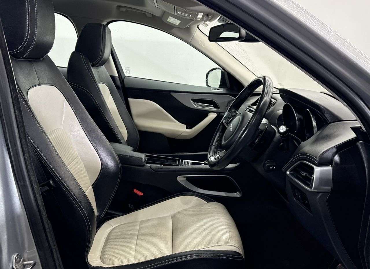 2017 JAGUAR F-PACE 2017 JAGUAR F-PACE