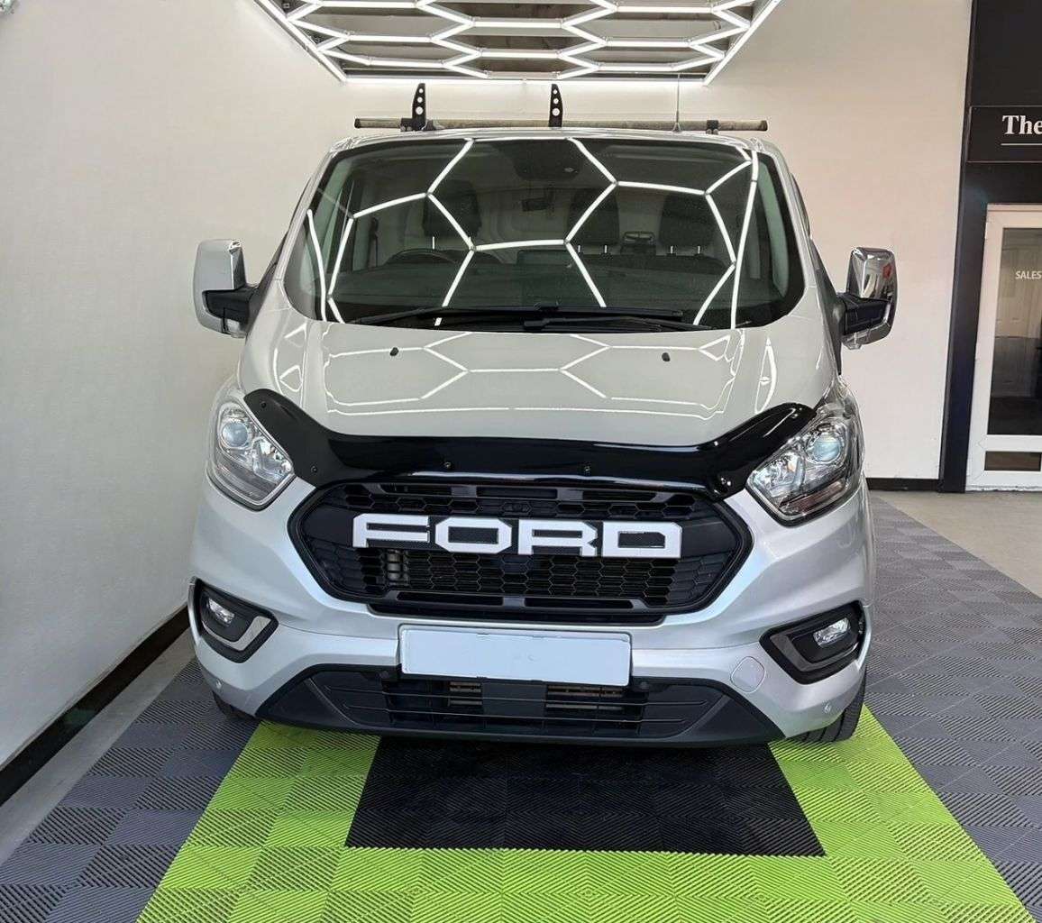 A 2021 FORD TRANSIT CUSTOM 2.0 300 EcoBlue Limited Panel Van 5dr Diesel Manual L2 H1 Euro 6 (s/s) (130 A 2021 FORD TRANSIT CUSTOM 2.0 300 EcoBlue Limited Panel Van 5dr Diesel Manual L2 H1 Euro 6 (s/s) (130