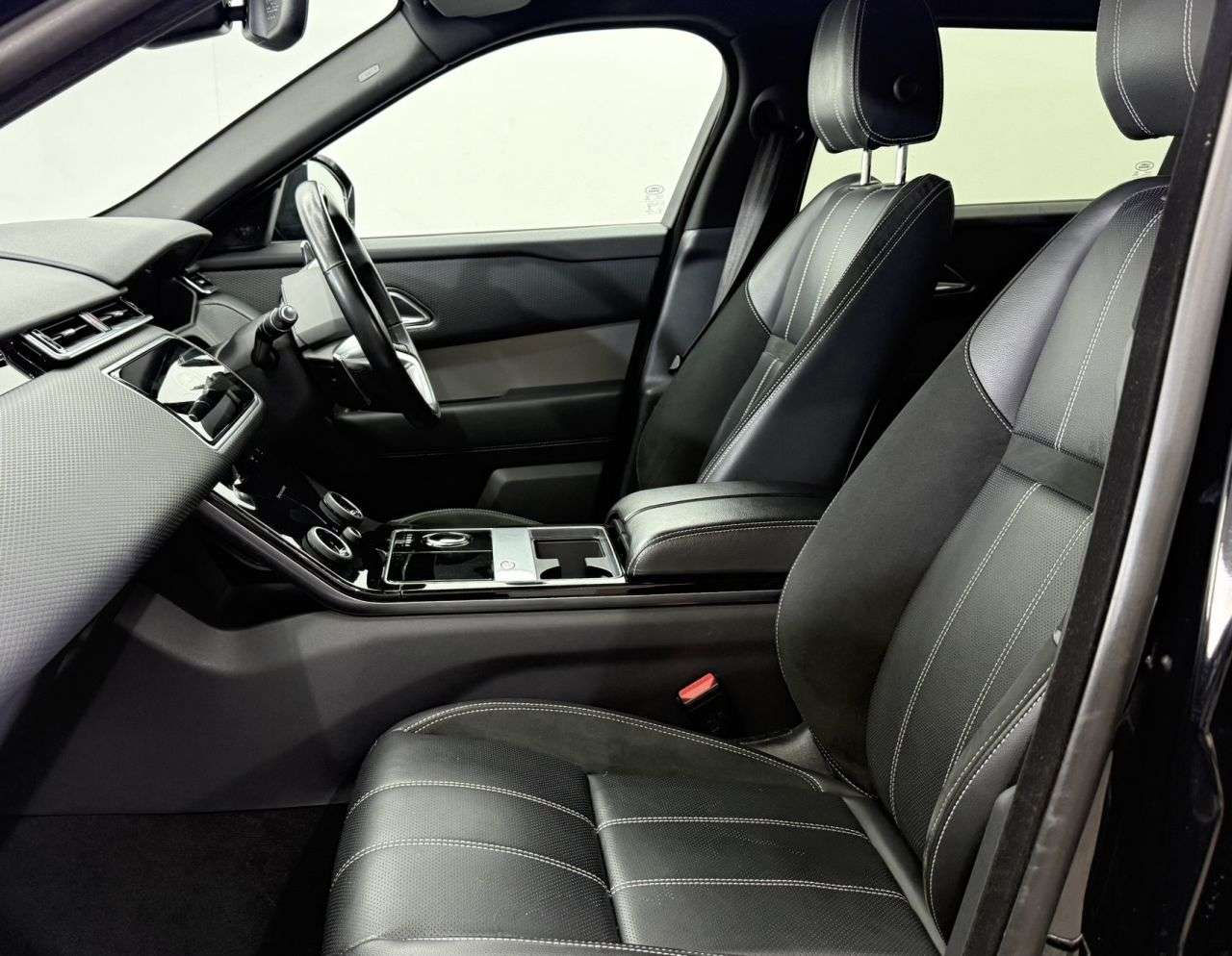 2019 LAND ROVER RANGE ROVER VELAR 2019 LAND ROVER RANGE ROVER VELAR