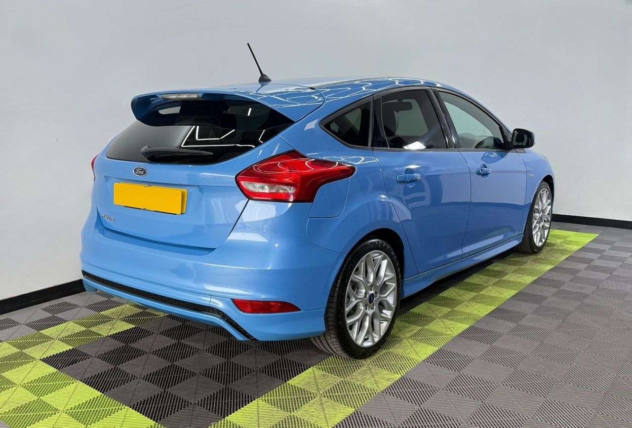 A 2017 FORD FOCUS 1.5 TDCi ST-Line Hatchback 5dr Diesel Manual Euro 6 (s/s) (120 ps) A 2017 FORD FOCUS 1.5 TDCi ST-Line Hatchback 5dr Diesel Manual Euro 6 (s/s) (120 ps)