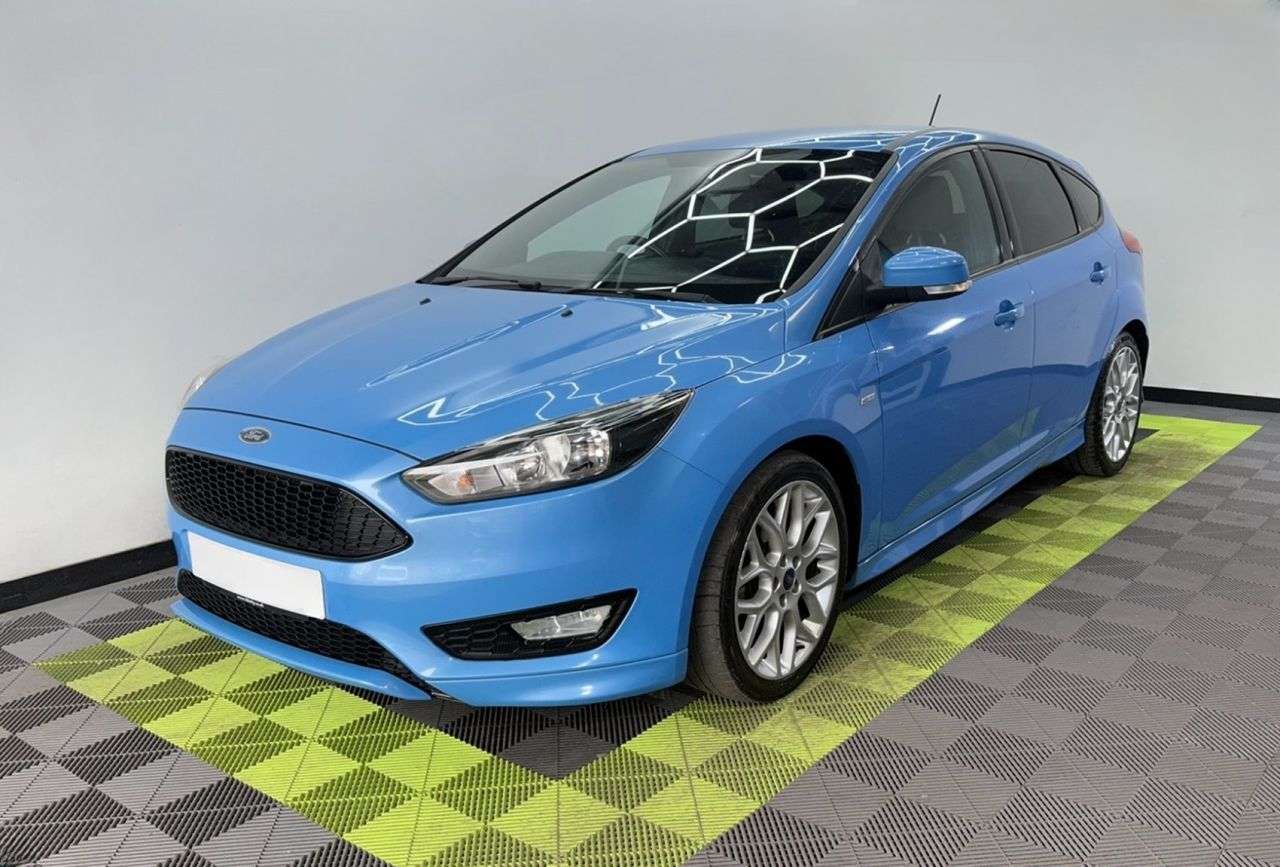 A 2017 FORD FOCUS 1.5 TDCi ST-Line Hatchback 5dr Diesel Manual Euro 6 (s/s) (120 ps) A 2017 FORD FOCUS 1.5 TDCi ST-Line Hatchback 5dr Diesel Manual Euro 6 (s/s) (120 ps)