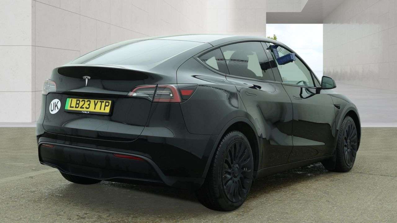 A 2023 TESLA MODEL Y SUV 5dr Electric Auto RWD (346 ps) A 2023 TESLA MODEL Y SUV 5dr Electric Auto RWD (346 ps)