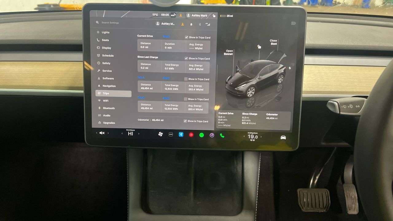 A 2023 TESLA MODEL Y SUV 5dr Electric Auto RWD (346 ps) A 2023 TESLA MODEL Y SUV 5dr Electric Auto RWD (346 ps)