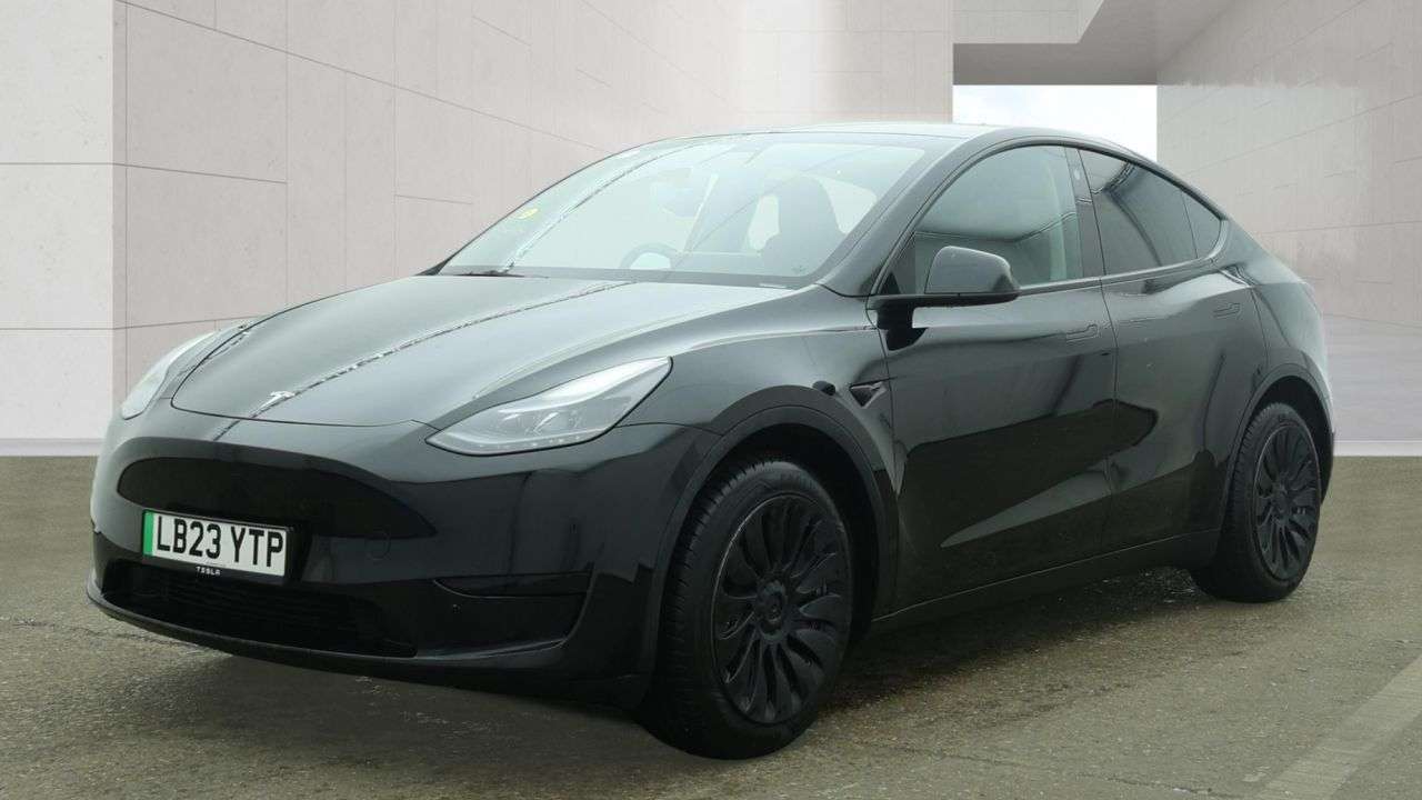 A 2023 TESLA MODEL Y SUV 5dr Electric Auto RWD (346 ps) A 2023 TESLA MODEL Y SUV 5dr Electric Auto RWD (346 ps)