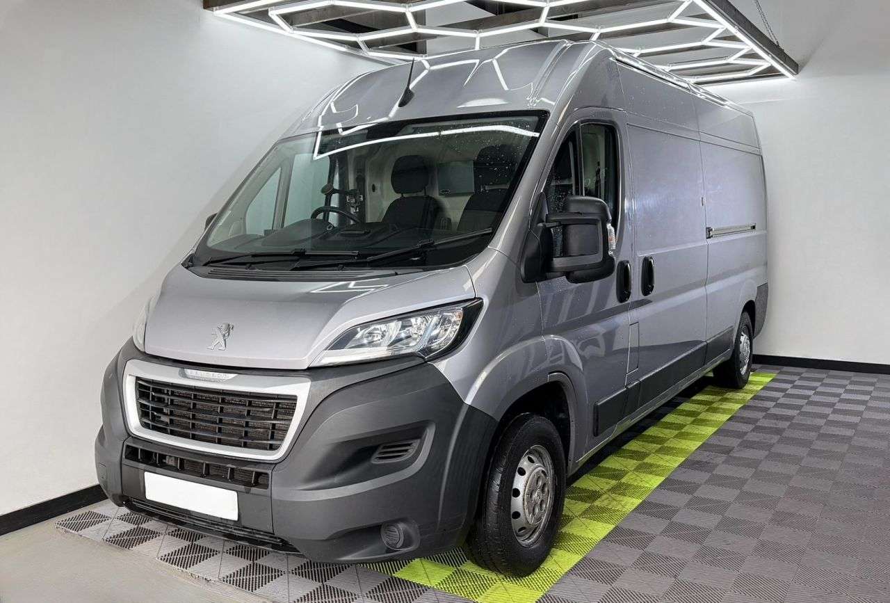 A 2021 PEUGEOT BOXER 2.2 BlueHDi 335 Professional Panel Van 5dr Diesel Manual L3 H2 Euro 6 (s/s) A 2021 PEUGEOT BOXER 2.2 BlueHDi 335 Professional Panel Van 5dr Diesel Manual L3 H2 Euro 6 (s/s)
