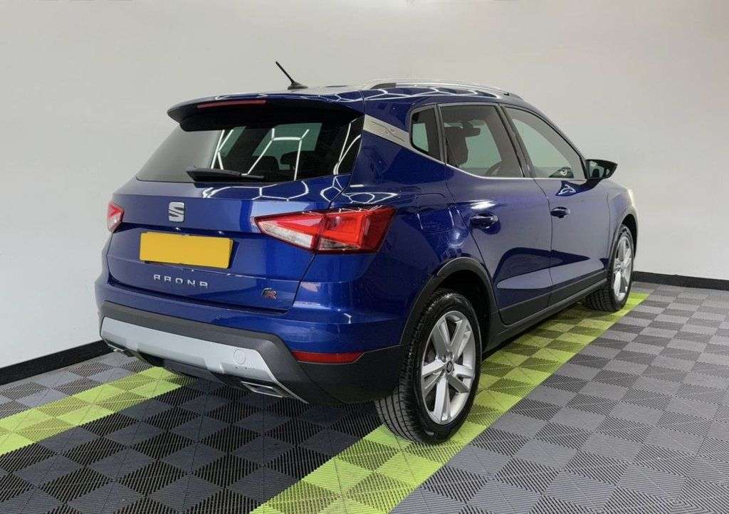 A 2019 SEAT ARONA 1.6 TDI FR SUV 5dr Diesel Manual Euro 6 (s/s) (115 ps) A 2019 SEAT ARONA 1.6 TDI FR SUV 5dr Diesel Manual Euro 6 (s/s) (115 ps)