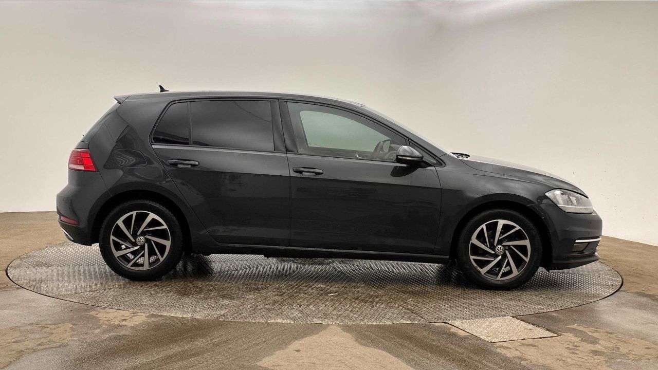 A 2019 VOLKSWAGEN GOLF 1.6 TDI Match Hatchback 5dr Diesel DSG Euro 6 (s/s) (115 ps) A 2019 VOLKSWAGEN GOLF 1.6 TDI Match Hatchback 5dr Diesel DSG Euro 6 (s/s) (115 ps)