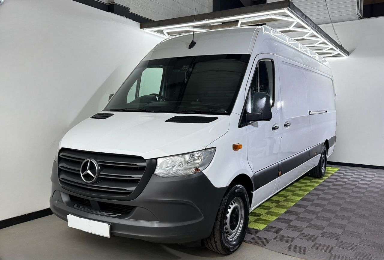 A 2018 MERCEDES-BENZ SPRINTER 2.1 311 CDI Panel Van 5dr Diesel Manual RWD L3 H2 Euro 6 (114 ps) A 2018 MERCEDES-BENZ SPRINTER 2.1 311 CDI Panel Van 5dr Diesel Manual RWD L3 H2 Euro 6 (114 ps)