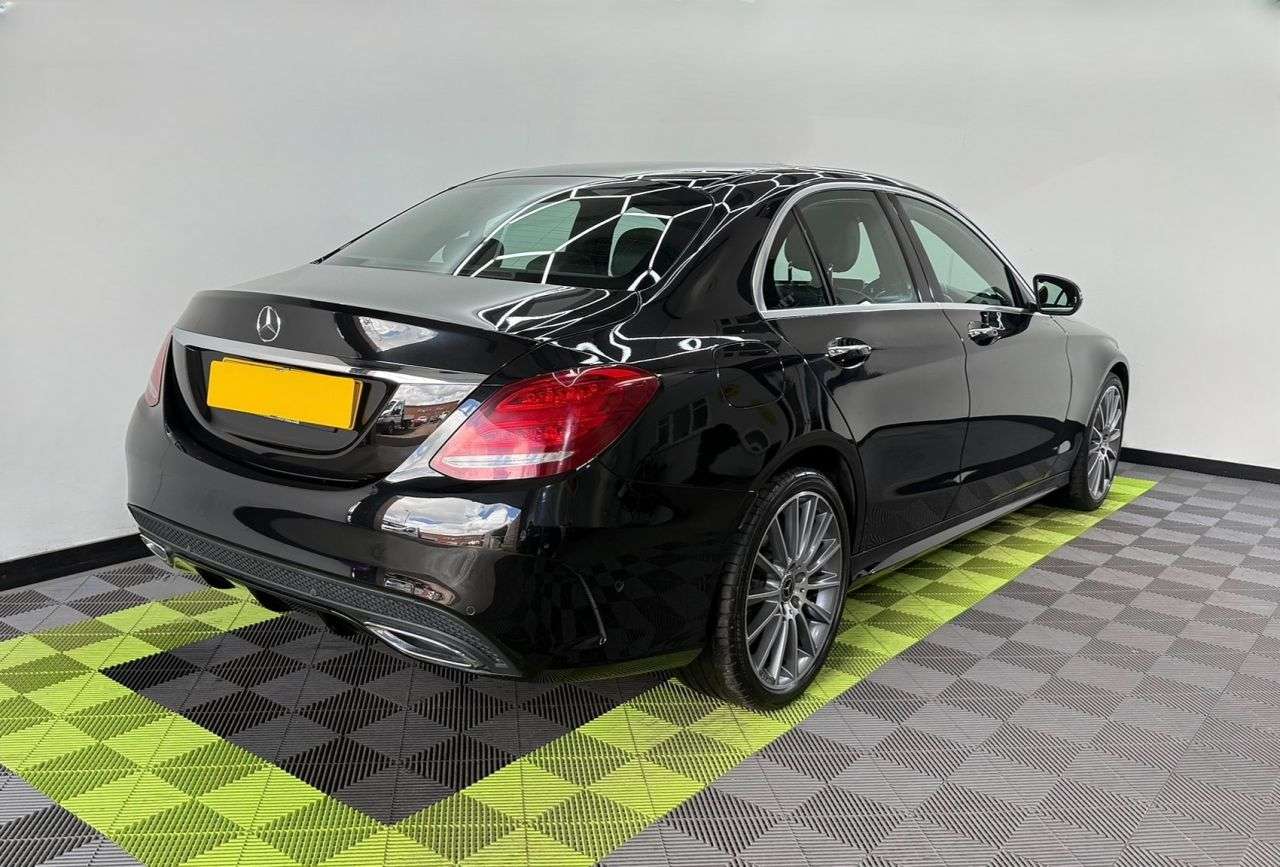 A 2018 MERCEDES-BENZ C CLASS 2.1 C220d AMG Line (Premium Plus) Saloon 4dr Diesel G-Tronic+ 4MATIC Euro 6 A 2018 MERCEDES-BENZ C CLASS 2.1 C220d AMG Line (Premium Plus) Saloon 4dr Diesel G-Tronic+ 4MATIC Euro 6