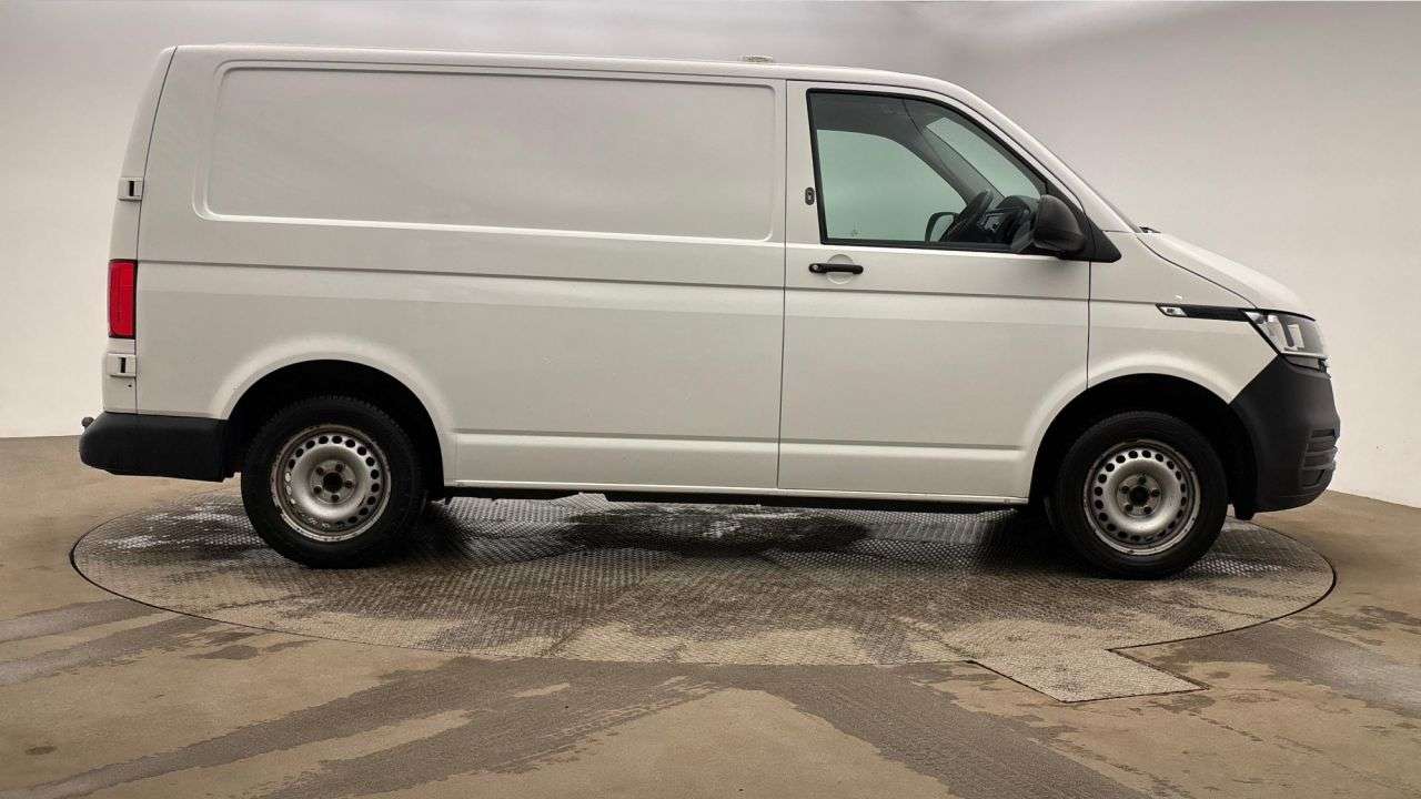A 2021 VOLKSWAGEN TRANSPORTER 2.0 TDI T30 Startline Panel Van 5dr Diesel Manual FWD SWB Euro 6 (s/s) (110 A 2021 VOLKSWAGEN TRANSPORTER 2.0 TDI T30 Startline Panel Van 5dr Diesel Manual FWD SWB Euro 6 (s/s) (110