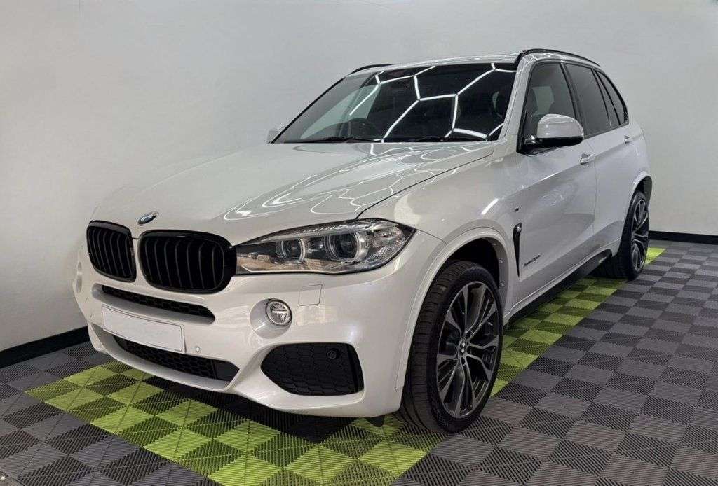 A 2015 BMW X5 3.0 30d M Sport SUV 5dr Diesel Auto xDrive Euro 6 (s/s) (258 ps) A 2015 BMW X5 3.0 30d M Sport SUV 5dr Diesel Auto xDrive Euro 6 (s/s) (258 ps)
