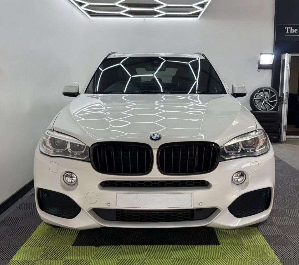 A 2015 BMW X5 3.0 30d M Sport SUV 5dr Diesel Auto xDrive Euro 6 (s/s) (258 ps) A 2015 BMW X5 3.0 30d M Sport SUV 5dr Diesel Auto xDrive Euro 6 (s/s) (258 ps)