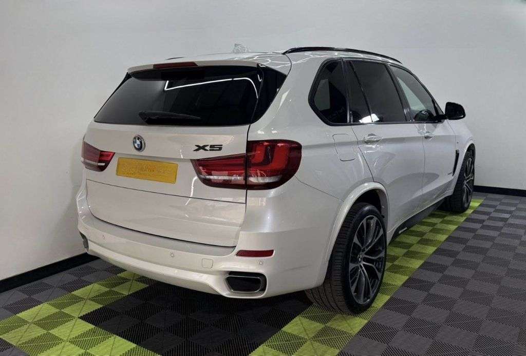 A 2015 BMW X5 3.0 30d M Sport SUV 5dr Diesel Auto xDrive Euro 6 (s/s) (258 ps) A 2015 BMW X5 3.0 30d M Sport SUV 5dr Diesel Auto xDrive Euro 6 (s/s) (258 ps)