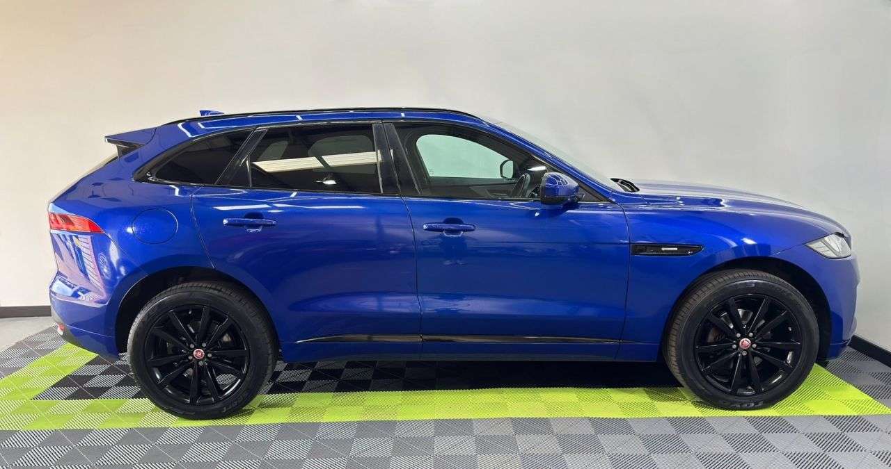 2018 JAGUAR F-PACE 2018 JAGUAR F-PACE