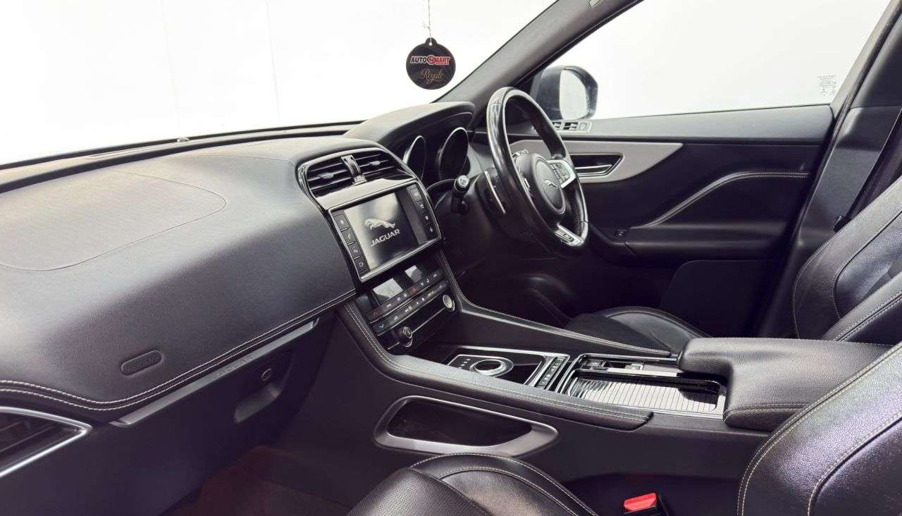 2018 JAGUAR F-PACE 2018 JAGUAR F-PACE