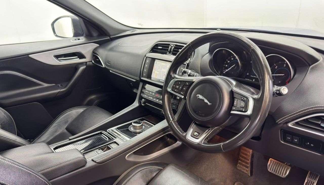 2018 JAGUAR F-PACE 2018 JAGUAR F-PACE