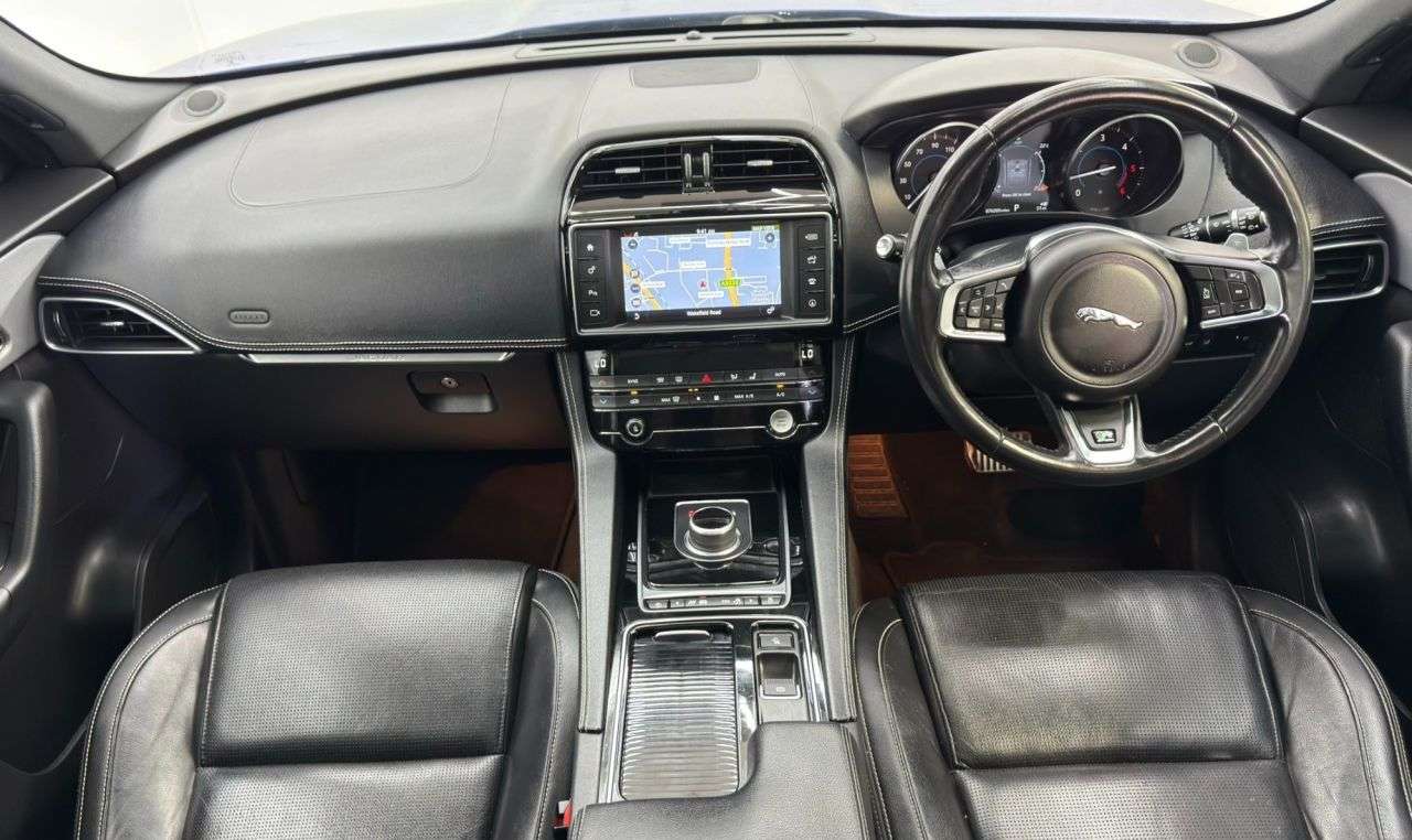 2018 JAGUAR F-PACE 2018 JAGUAR F-PACE