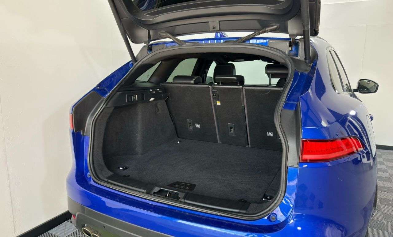 2018 JAGUAR F-PACE 2018 JAGUAR F-PACE