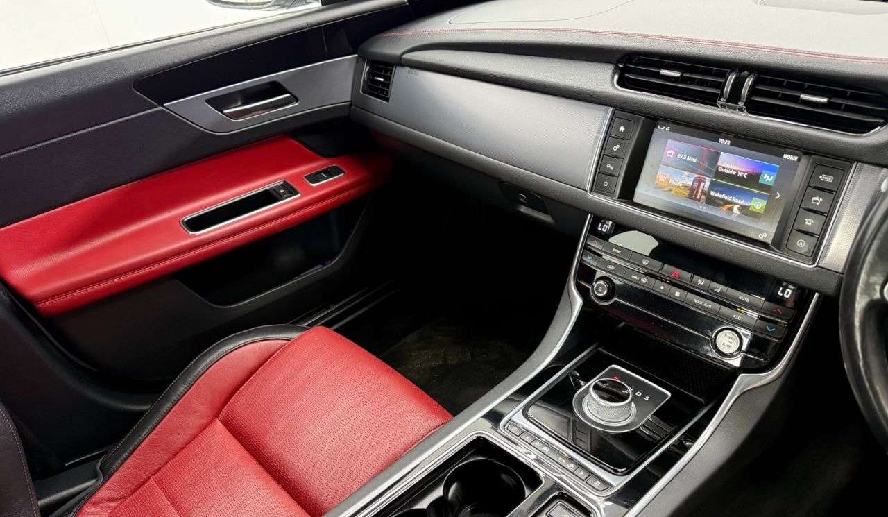 2015 JAGUAR XF 2015 JAGUAR XF