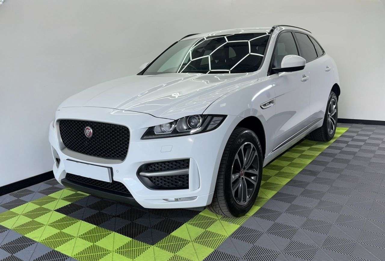 A 2016 JAGUAR F-PACE 2.0 D180 R-Sport SUV 5dr Diesel Auto AWD Euro 6 (s/s) (180 ps) A 2016 JAGUAR F-PACE 2.0 D180 R-Sport SUV 5dr Diesel Auto AWD Euro 6 (s/s) (180 ps)
