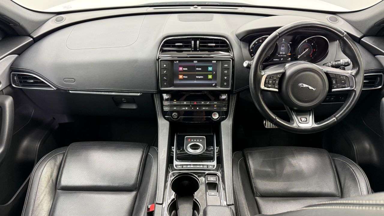 2016 JAGUAR F-PACE 2016 JAGUAR F-PACE