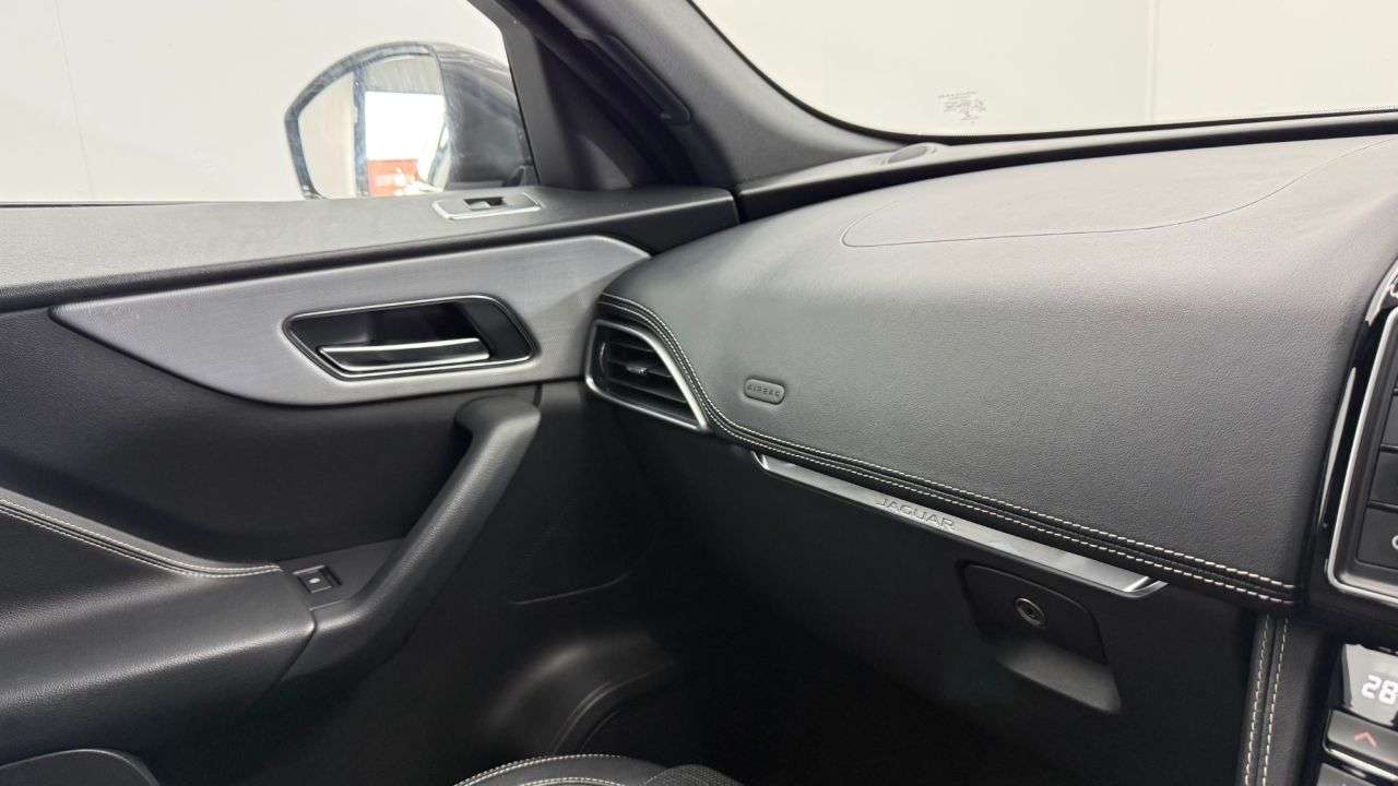 2016 JAGUAR F-PACE 2016 JAGUAR F-PACE