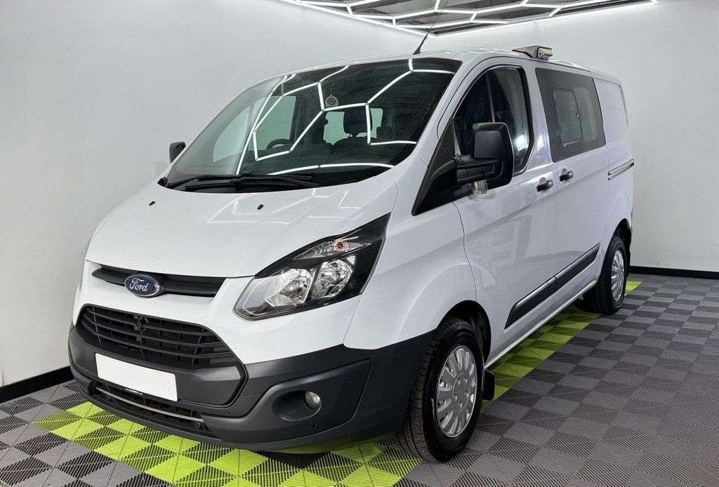 A 2018 FORD TRANSIT CUSTOM 2.0 TDCi 310 Panel Van 5dr Diesel Manual L2 H1 (167 g/km, 104 bhp) A 2018 FORD TRANSIT CUSTOM 2.0 TDCi 310 Panel Van 5dr Diesel Manual L2 H1 (167 g/km, 104 bhp)