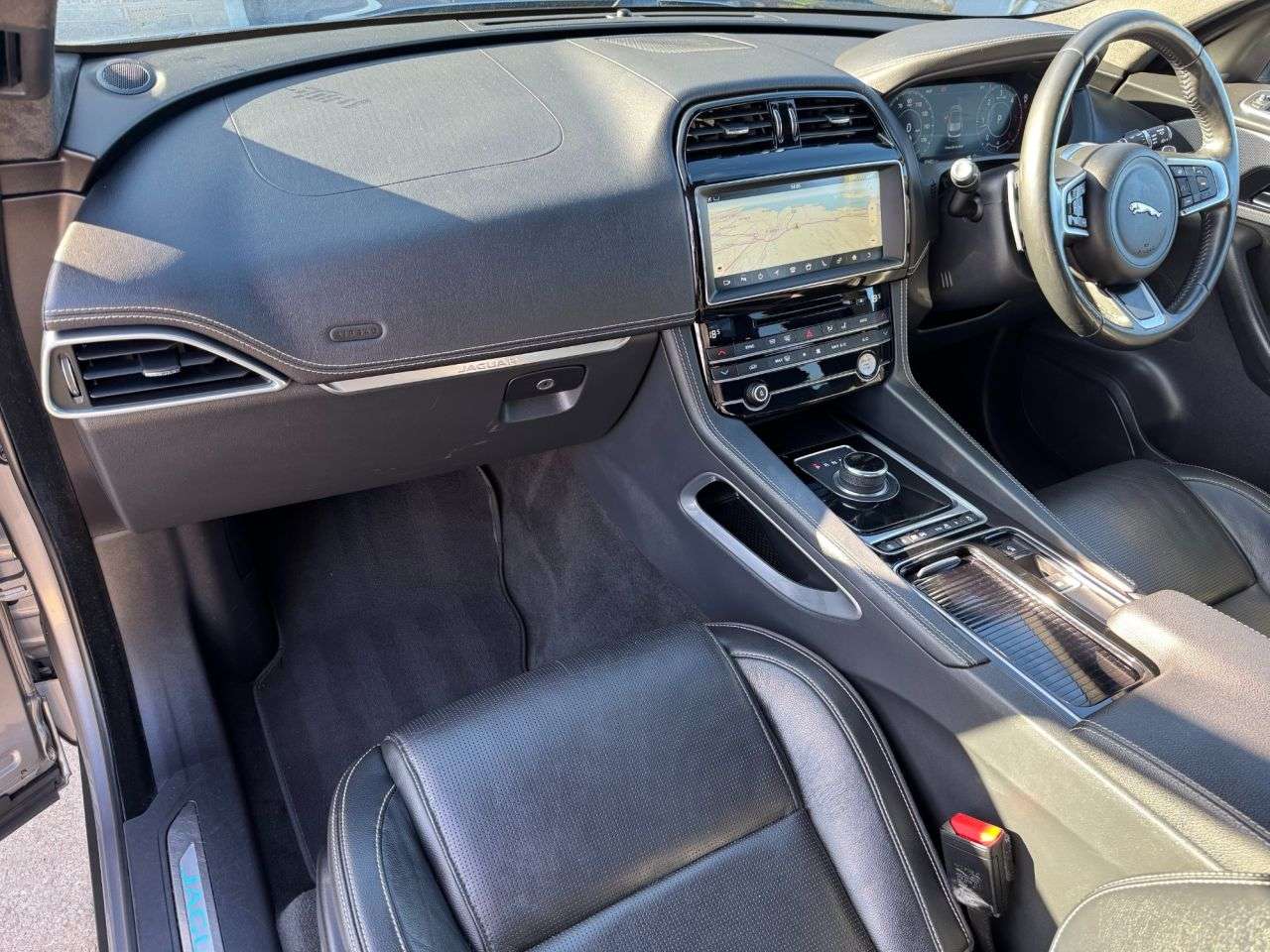 2019 JAGUAR F-PACE 2019 JAGUAR F-PACE