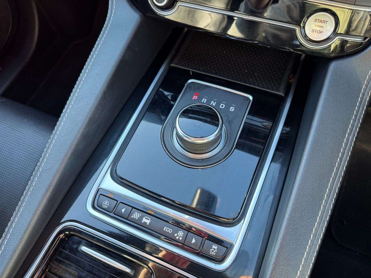 2019 JAGUAR F-PACE 2019 JAGUAR F-PACE