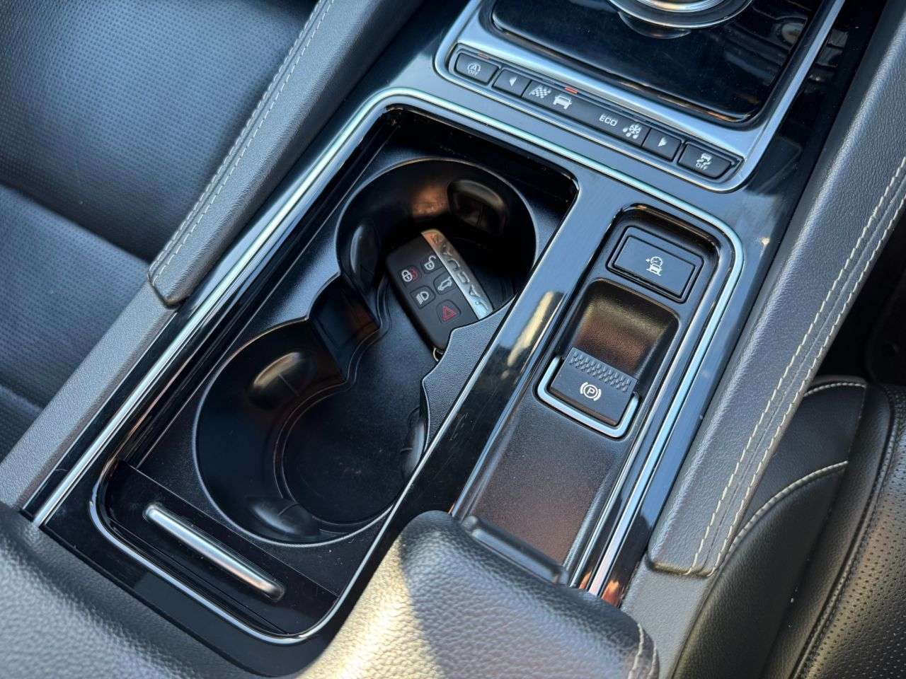 2019 JAGUAR F-PACE 2019 JAGUAR F-PACE