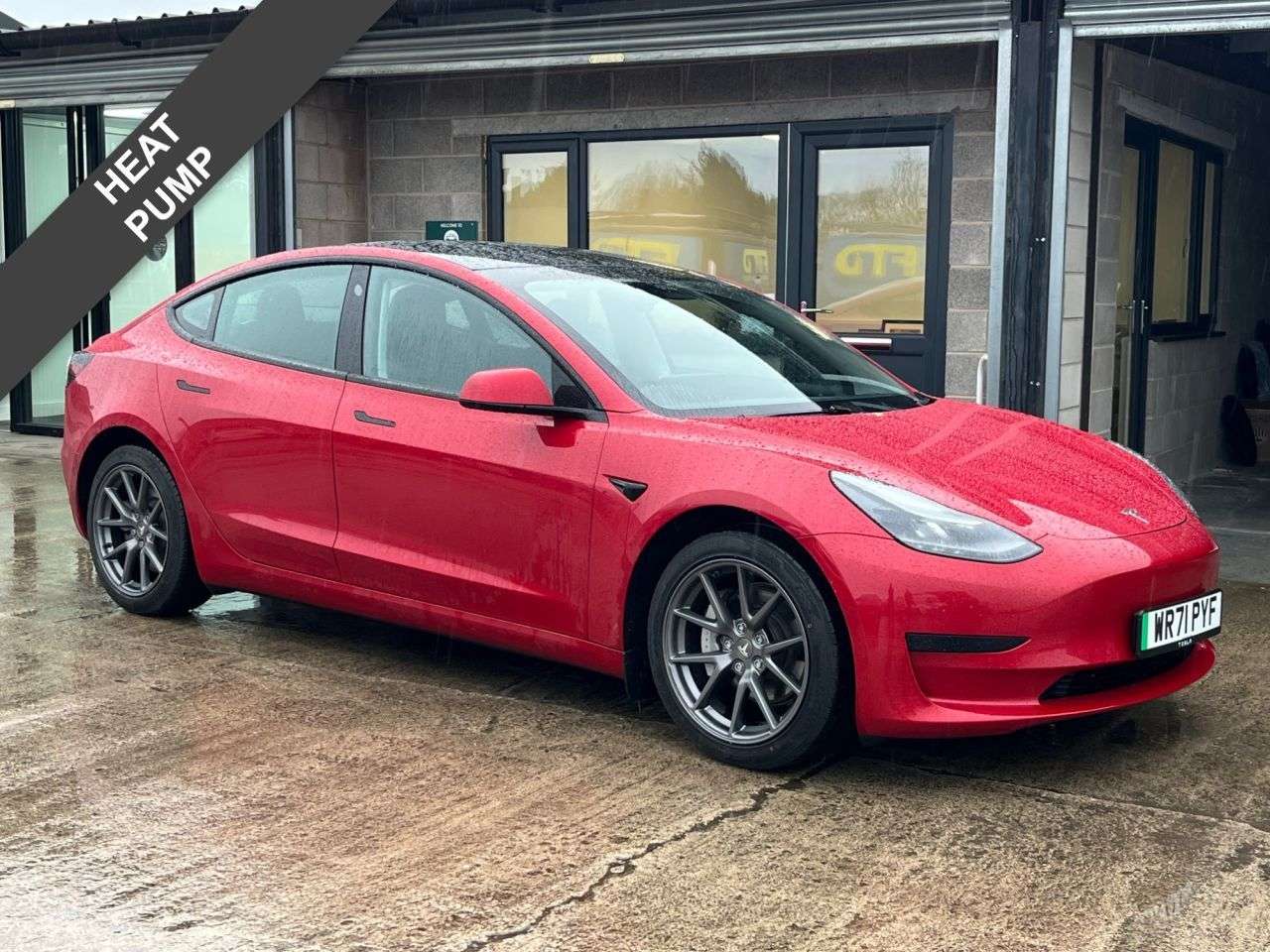 A 2021 TESLA MODEL 3 Standard Range Plus Saloon 4dr Electric Auto RWD (241 bhp) A 2021 TESLA MODEL 3 Standard Range Plus Saloon 4dr Electric Auto RWD (241 bhp)
