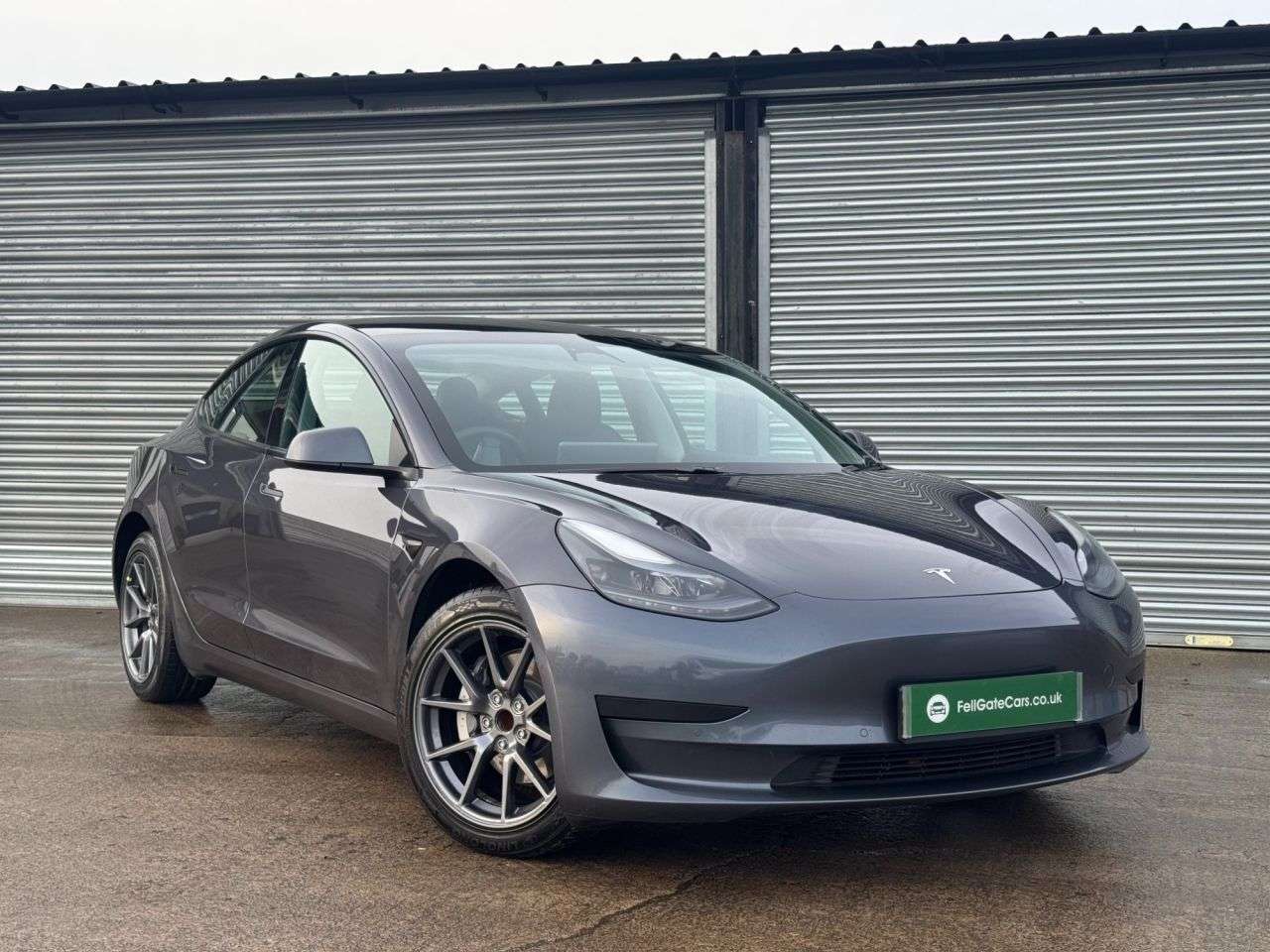 A 2022 TESLA MODEL 3 Standard Range Plus Saloon 4dr Electric Auto RWD (241 bhp) A 2022 TESLA MODEL 3 Standard Range Plus Saloon 4dr Electric Auto RWD (241 bhp)