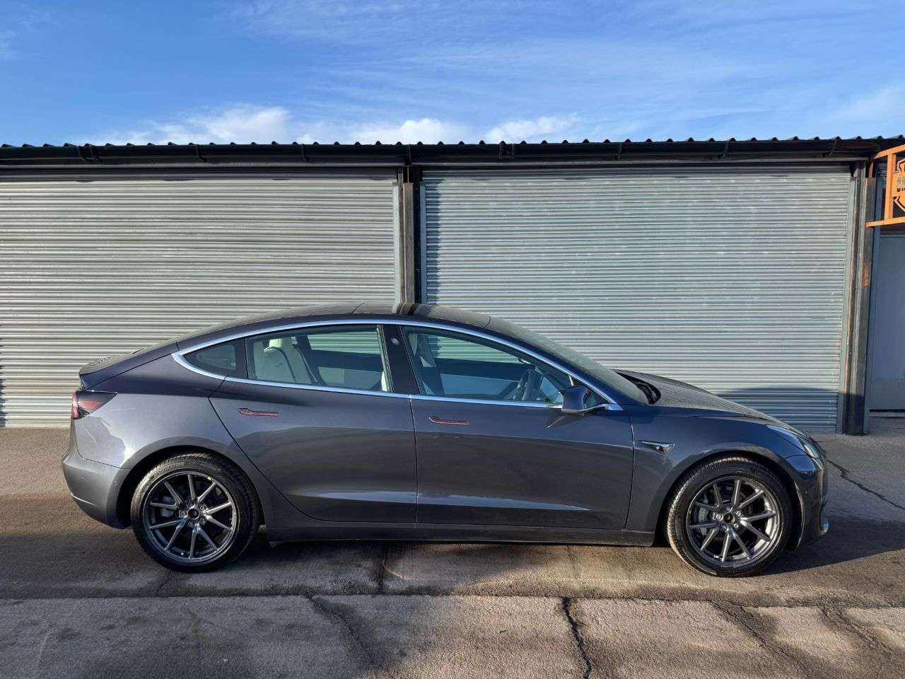 A 2019 TESLA MODEL 3 (Dual Motor) Long Range Saloon 4dr Electric Auto 4WDE (346 ps) A 2019 TESLA MODEL 3 (Dual Motor) Long Range Saloon 4dr Electric Auto 4WDE (346 ps)