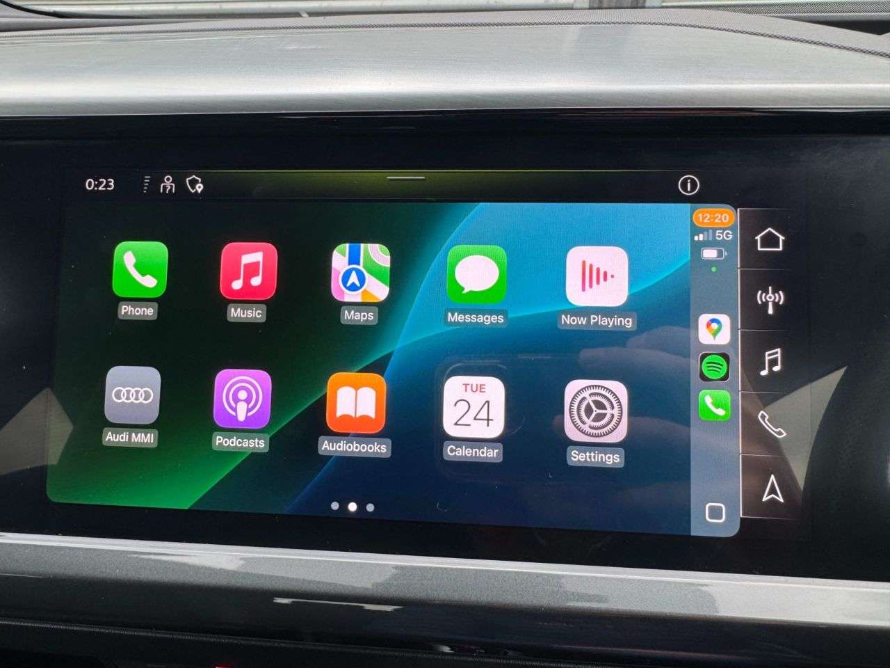 A 2022 AUDI Q4 E-TRON 40 S line SUV 5dr Electric Auto 82kWh (204 ps) A 2022 AUDI Q4 E-TRON 40 S line SUV 5dr Electric Auto 82kWh (204 ps)