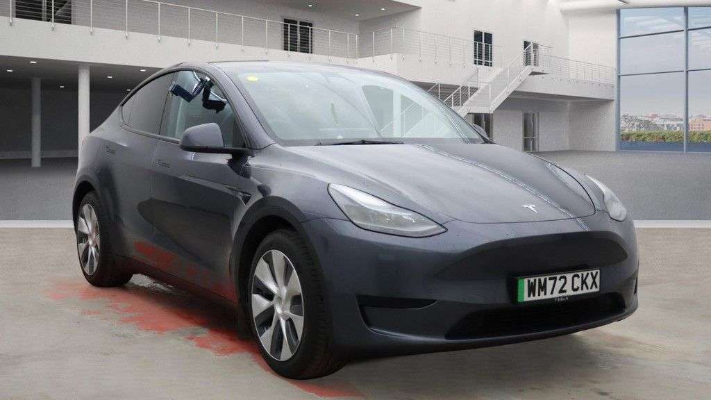 A 2022 TESLA MODEL Y SUV 5dr Electric Auto RWD (346 ps) A 2022 TESLA MODEL Y SUV 5dr Electric Auto RWD (346 ps)