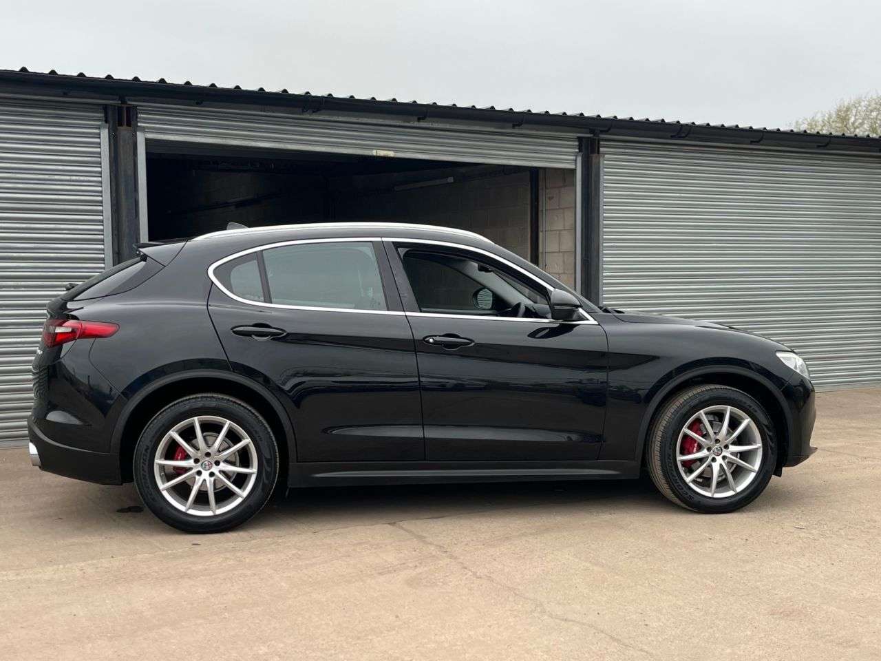 A 2019 ALFA ROMEO STELVIO 2.2 TD Speciale SUV 5dr Diesel Auto Q4 AWD Euro 6 (s/s) (210 ps) A 2019 ALFA ROMEO STELVIO 2.2 TD Speciale SUV 5dr Diesel Auto Q4 AWD Euro 6 (s/s) (210 ps)