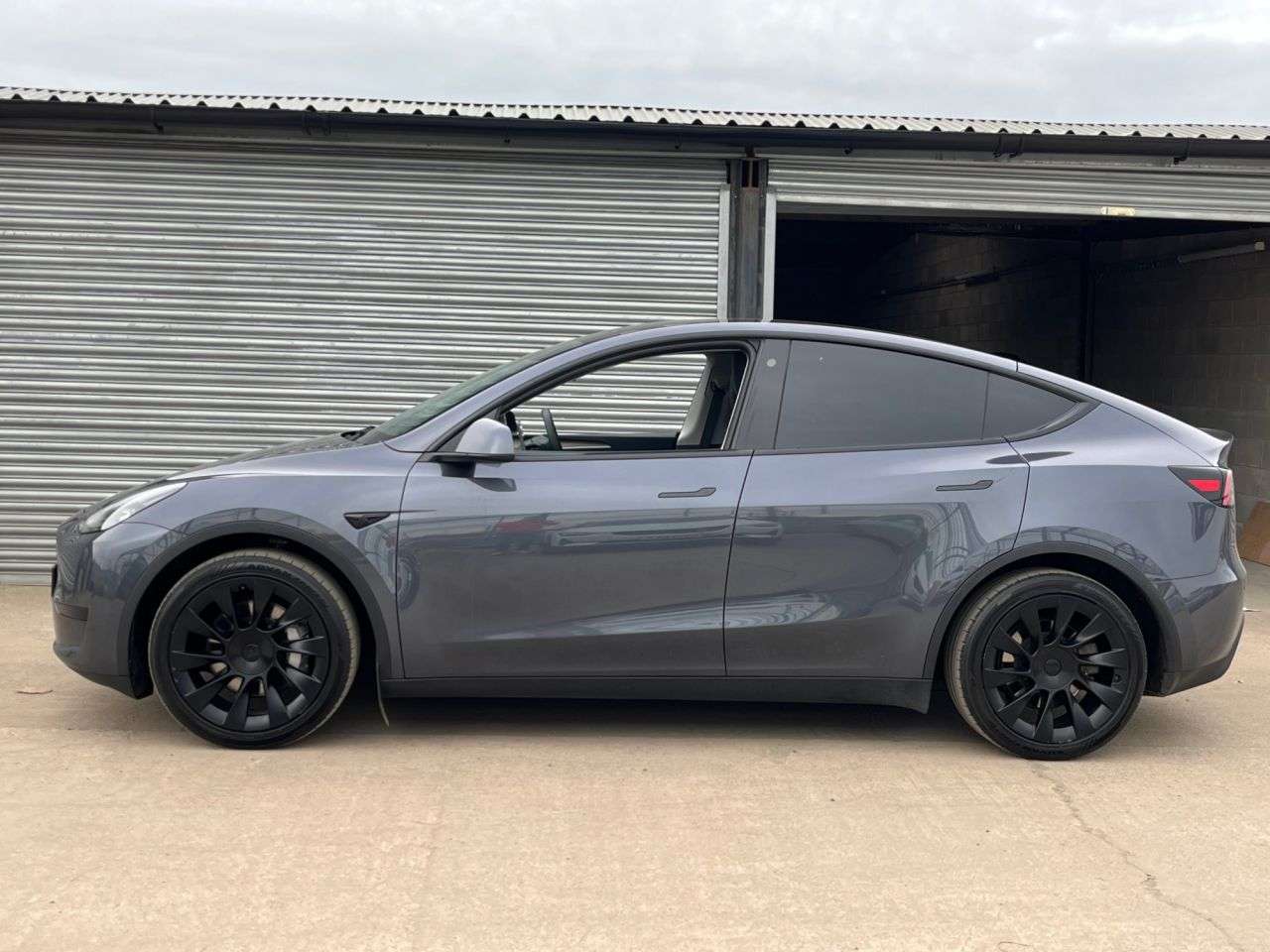 2023 TESLA MODEL Y 2023 TESLA MODEL Y
