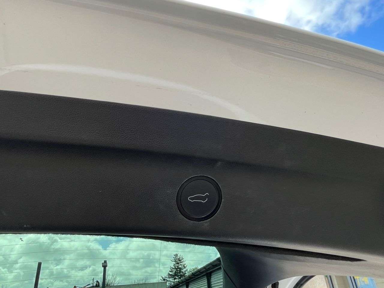 2023 TESLA MODEL Y 2023 TESLA MODEL Y