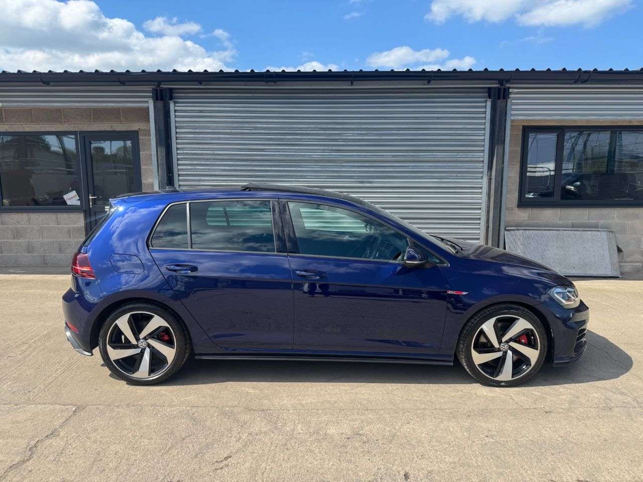 A 2018 VOLKSWAGEN GOLF 2.0 TSI GTI Performance Hatchback 5dr Petrol Manual Euro 6 (s/s) (245 ps) A 2018 VOLKSWAGEN GOLF 2.0 TSI GTI Performance Hatchback 5dr Petrol Manual Euro 6 (s/s) (245 ps)