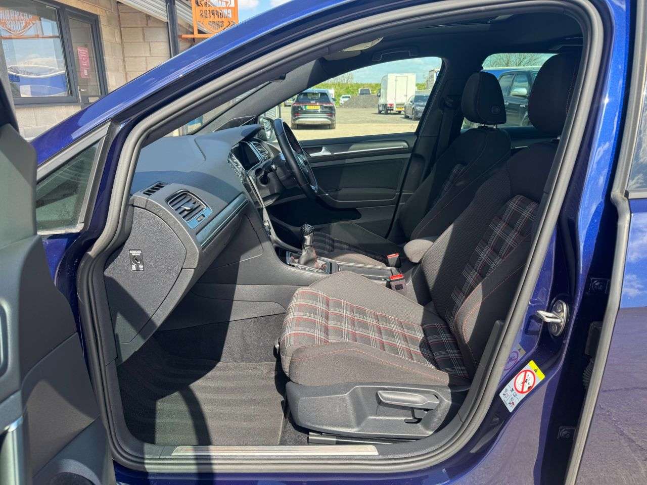 2018 VOLKSWAGEN GOLF 2018 VOLKSWAGEN GOLF