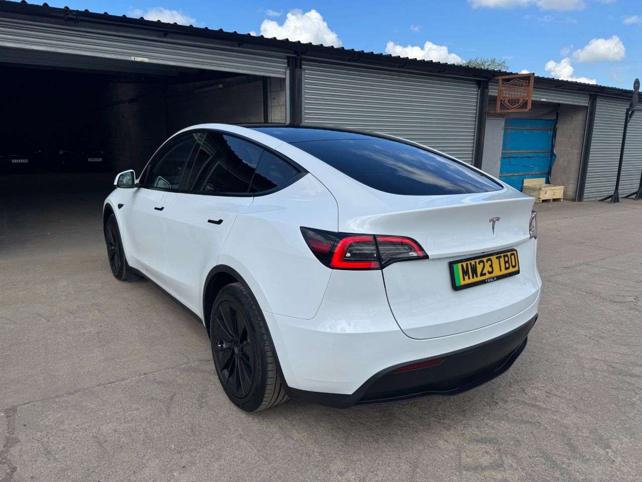 2023 TESLA MODEL Y 2023 TESLA MODEL Y