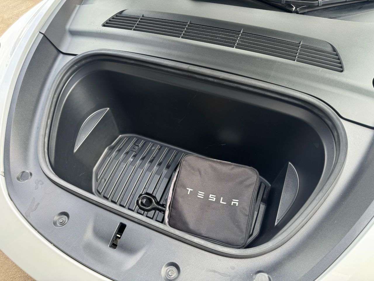 2023 TESLA MODEL Y 2023 TESLA MODEL Y