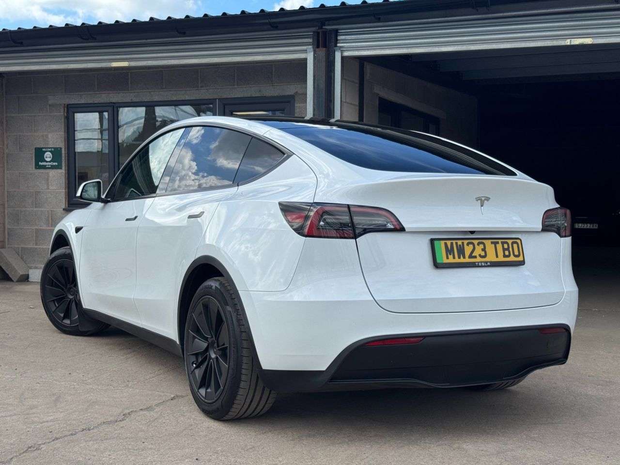2023 TESLA MODEL Y 2023 TESLA MODEL Y