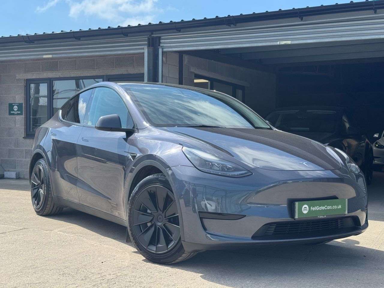 A 2023 TESLA MODEL Y SUV 5dr Electric Auto RWD (346 ps) A 2023 TESLA MODEL Y SUV 5dr Electric Auto RWD (346 ps)